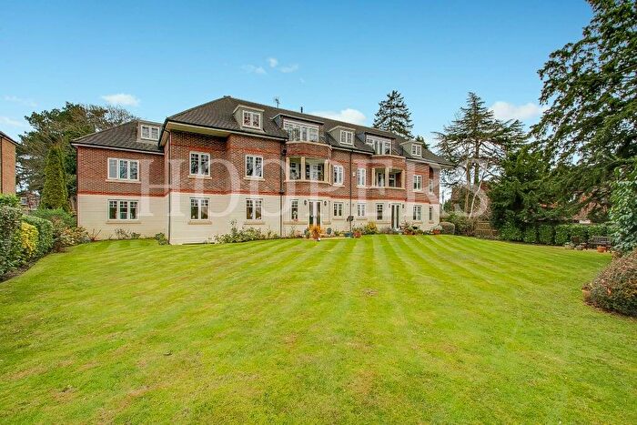 2 Bedroom Apartment For Sale In Westfield Park, Hatch End, Pinner, HA5