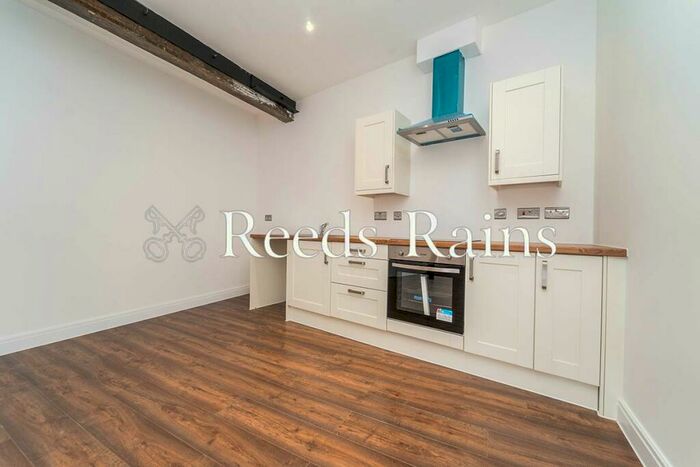 2 Bedroom Apartment To Rent In Healey Wood Road, Burnley, Lancashire, BB11