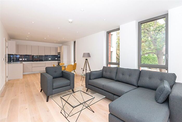 2 Bedroom Flat To Rent In Kidderpore Avenue, London, NW3