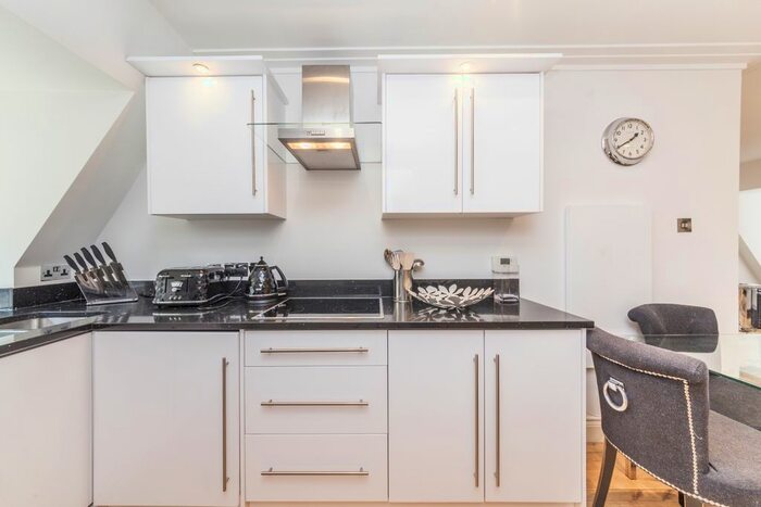 1 Bedroom Flat To Rent In Grosvenor Hill, London, W1K