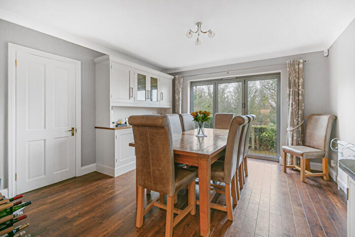 4 Bedroom Detached House For Sale In The Grove, Brookmans Park, AL9
