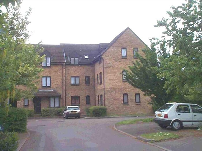 Flat To Rent In Jasmine Gardens, Hatfield, AL10