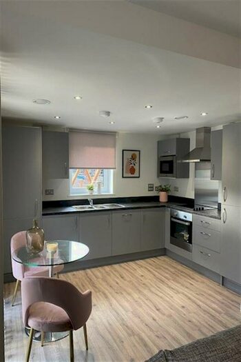 3 Bedroom Flat To Rent In Kane Neuk, EH16