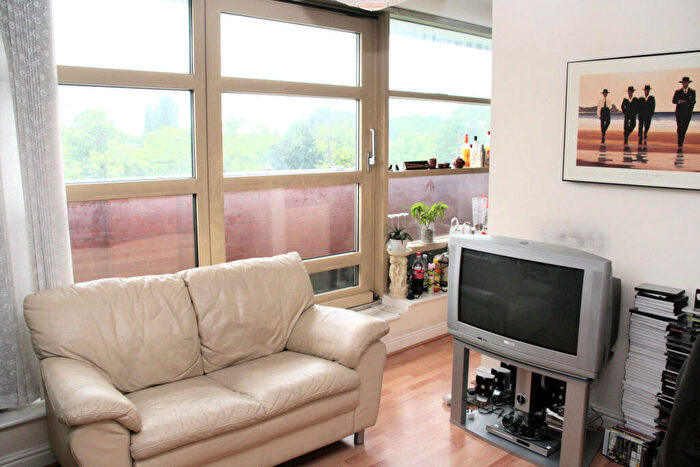 2 Bedroom Apartment To Rent In Fitzwilliam Court, - Anson Road, Manchester, M14