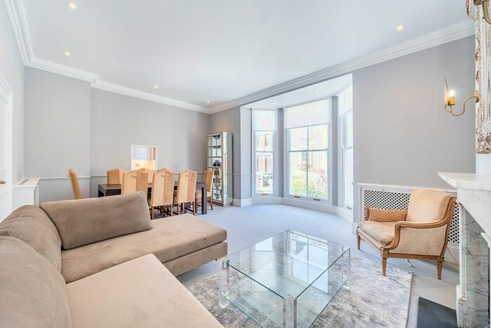 2 Bedroom Flat To Rent In Hyde Park Gate, London, SW7