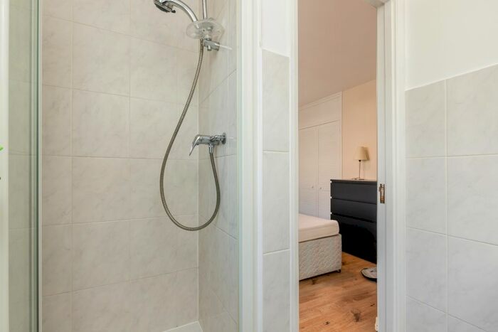 3 Bedroom Flat To Rent In Perryn Road, London, SE16