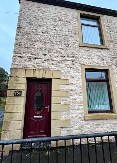 2 Bedroom End Terrace House To Rent In Ripponden Road, Oldham, OL4