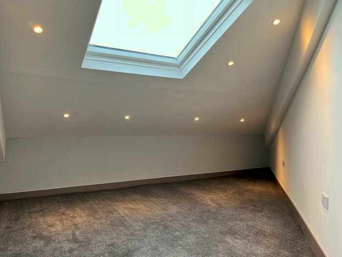 4 Bedroom Apartment To Rent In Unity Place, RG24