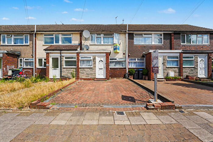 3 Bedroom House For Sale In Bullsmoor Lane, Enfield, EN3