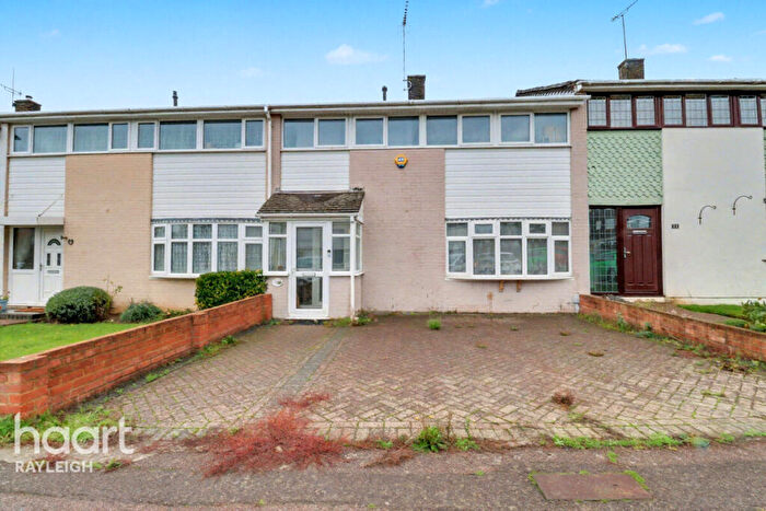 3 Bedroom Terraced House To Rent In Shepeshall, Basildon, SS15