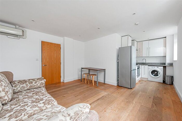 2 Bedroom Apartment To Rent In Windsor Court, High Street, Crouch End, London, N8