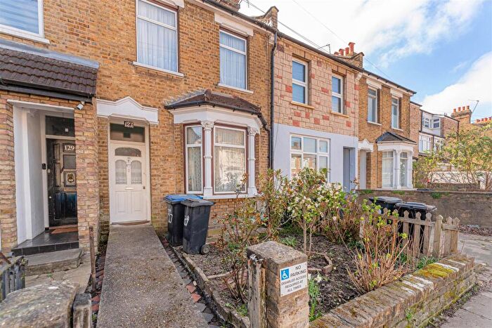 3 Bedroom Terraced House For Sale In Durants Road, Enfield, EN3