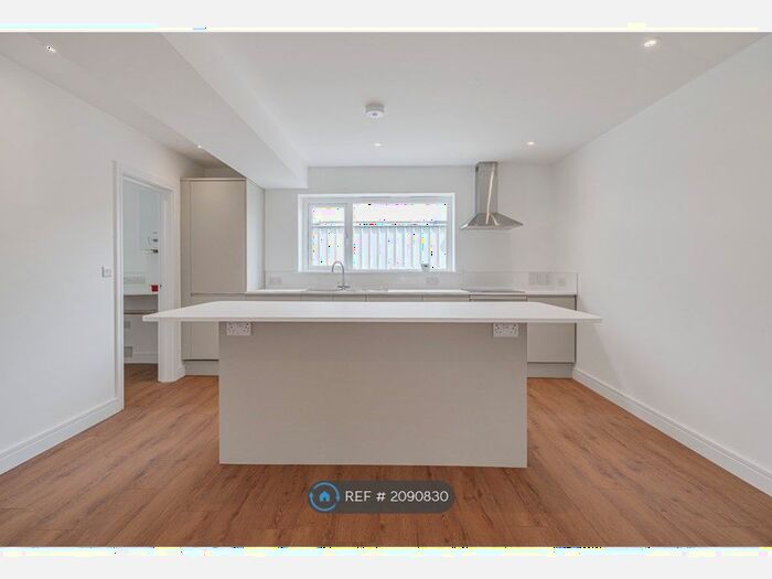 3 Bedroom Terraced House To Rent In Tor Mews, Torquay, TQ2