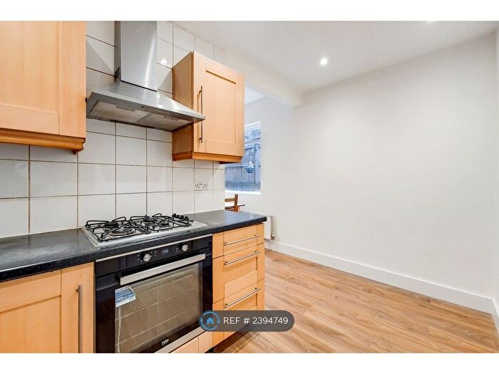 2 Bedroom Flat To Rent In Archway Road, London, N6