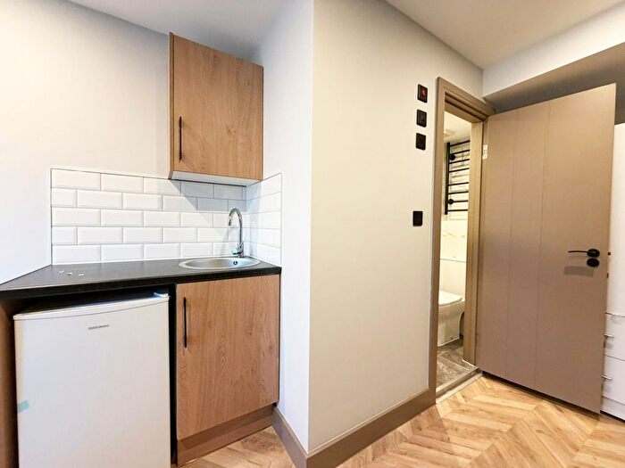 Studio To Rent In Connaught Road, Harrow Weald, HA3