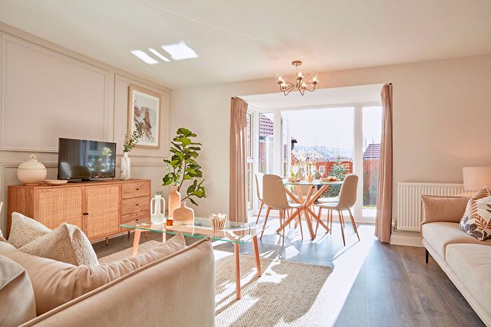 4 Bedroom Semi Detached House For Sale In "Woodcote" At Winnycroft Lane, Matson, Gloucester, GL4