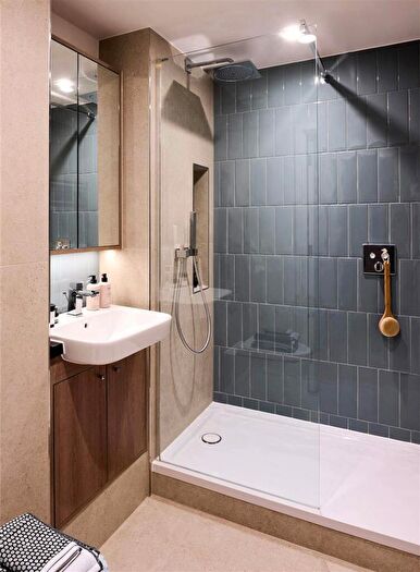 1 Bedroom Flat For Sale In Nathan Way, Plumstead, London, SE28