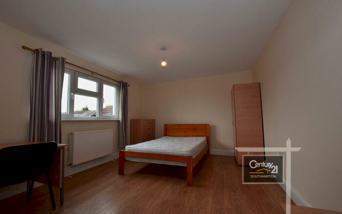 9 Bedroom Semi-Detached House To Rent In |Ref: |, Lodge Road, Southampton, SO14