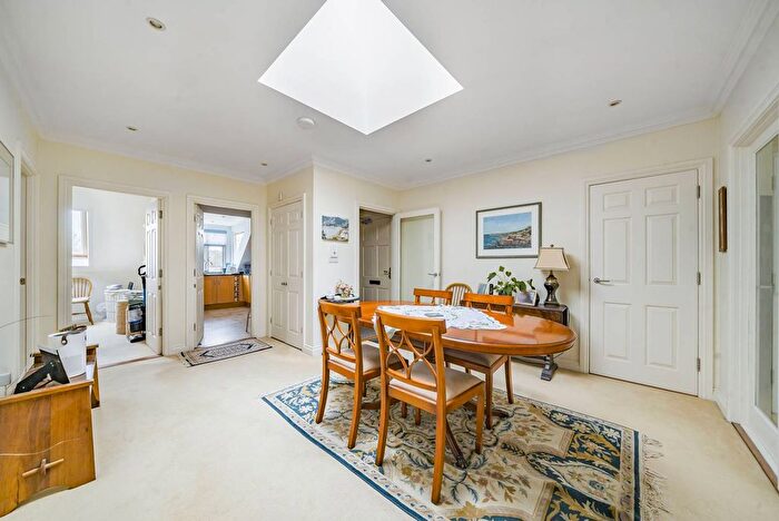 3 Bedroom Flat To Rent In Bramley Grange, Bramley, Guildford, GU5