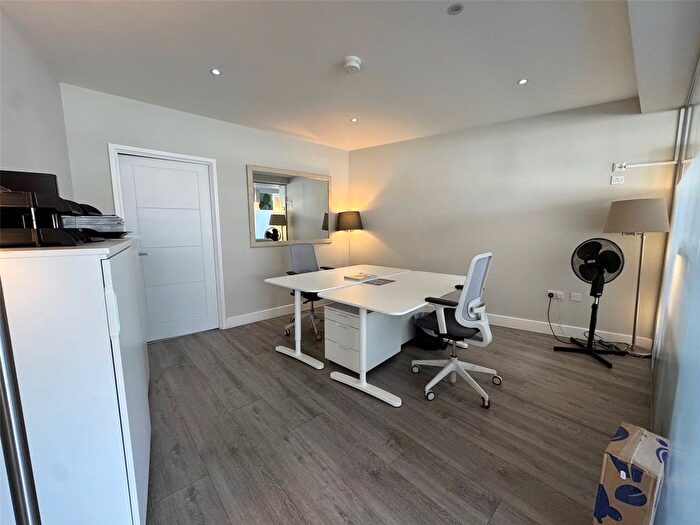 Property To Rent In Queens Road, Weybridge, Surrey, KT13