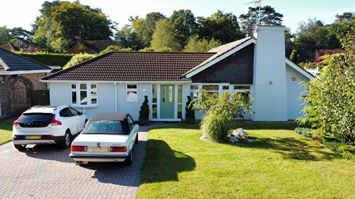 3 Bedroom Detached Bungalow For Sale In Horseshoe Bend, Grayshott, GU26