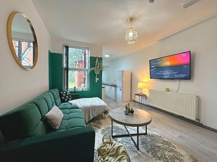 6 Bedroom House To Rent In Heeley Road (D), Selly Oak, Birmingham, West Midlands, B29