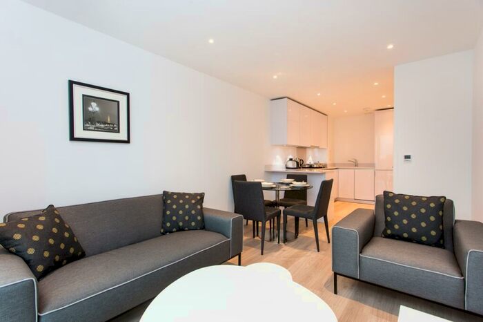 1 Bedroom Flat To Rent In Pinnacle Apartments, Saffron Central Square, Croydon, London, CR0