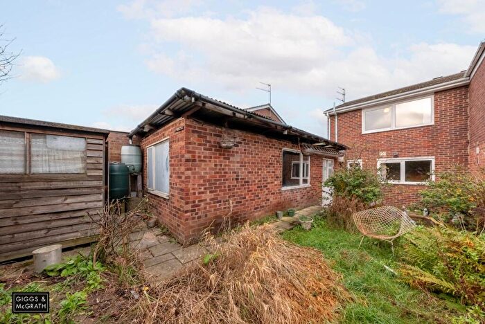 2 Bedroom Semi-Detached House For Sale In Lancelot Way, Fenstanton, Huntingdon, Cambridgeshire, PE28