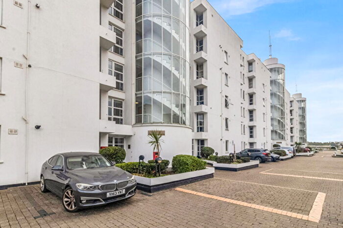 1 Bedroom Flat For Sale In Barrier Point Road, London, E16