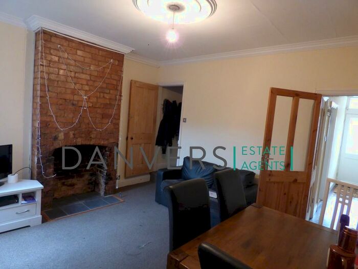 4 Bedroom Terraced House To Rent In Barclay Street, LE3