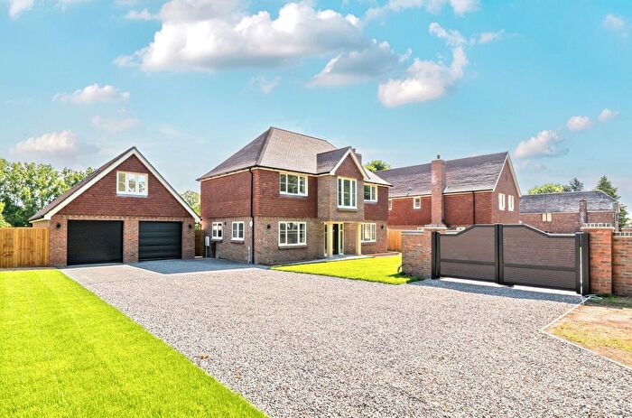 4 Bedroom Detached House For Sale In Southwick Road, North Boarhunt, Fareham, PO17