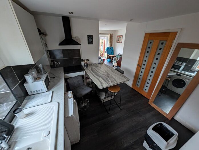 2 Bedroom Bungalow For Sale In Seaview Road, Wallasey, CH45