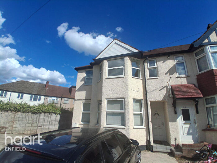 3 Bedroom End Of Terrace House To Rent In Freemantle Avenue, Enfield, EN3