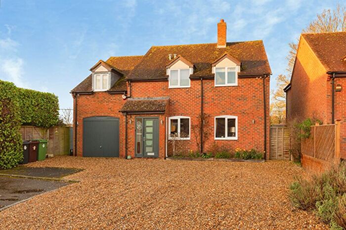 5 Bedroom Detached House For Sale In The Laurels, Stadhampton, Oxford, OX44
