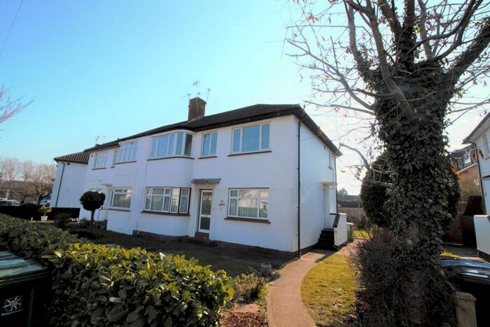 2 Bedroom Maisonette To Rent In Trevellance Way, Watford, WD25