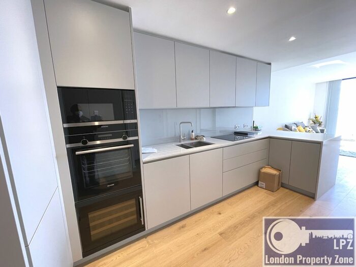 1 Bedroom Flat To Rent In Prestons Road, Canary Wharf, London, E14