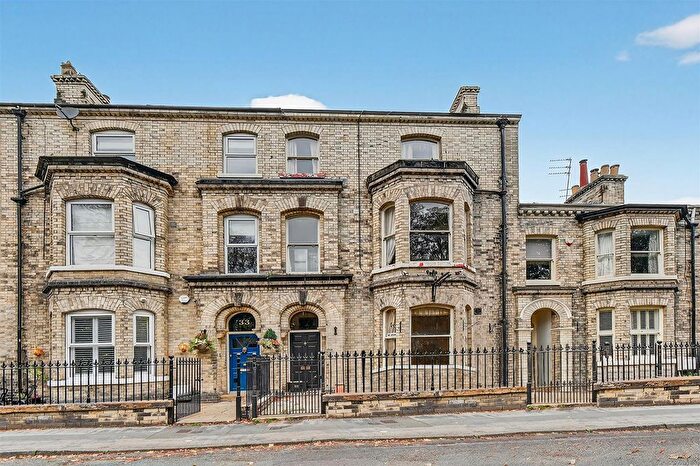 6 Bedroom Terraced House For Sale In Grosvenor Terrace, York, YO30