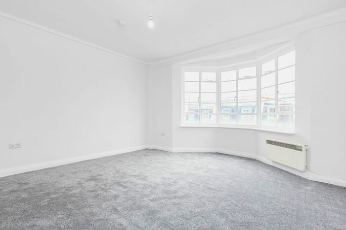 2 Bedroom Flat To Rent In Hatherley Grove, London, W2