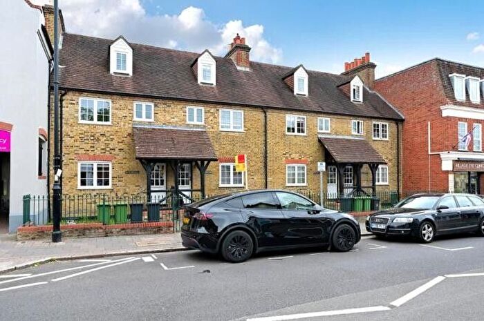 1 Bedroom Flat To Rent In High Street, Bagshot, GU19