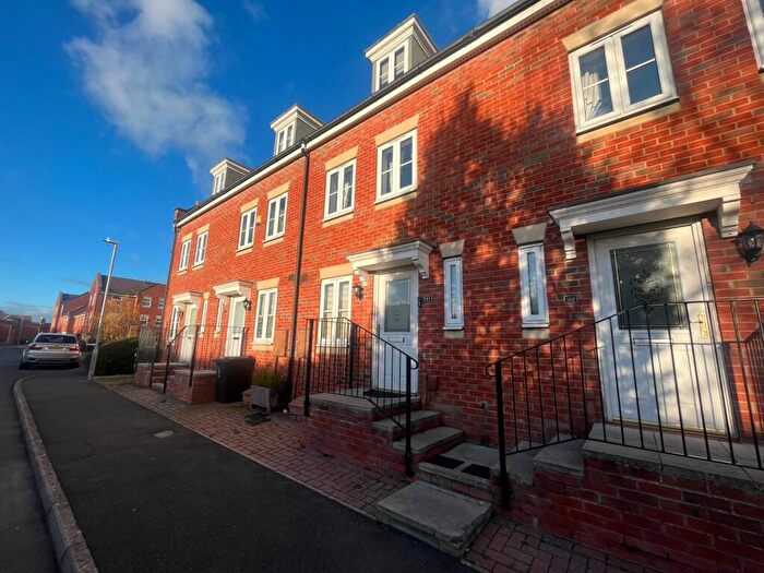 3 Bedroom Terraced House To Rent In Lynmouth Road, Churchward Park, SN2