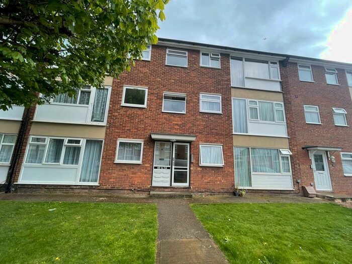 2 Bedroom Apartment To Rent In Thirkleby Close, Slough, SL1