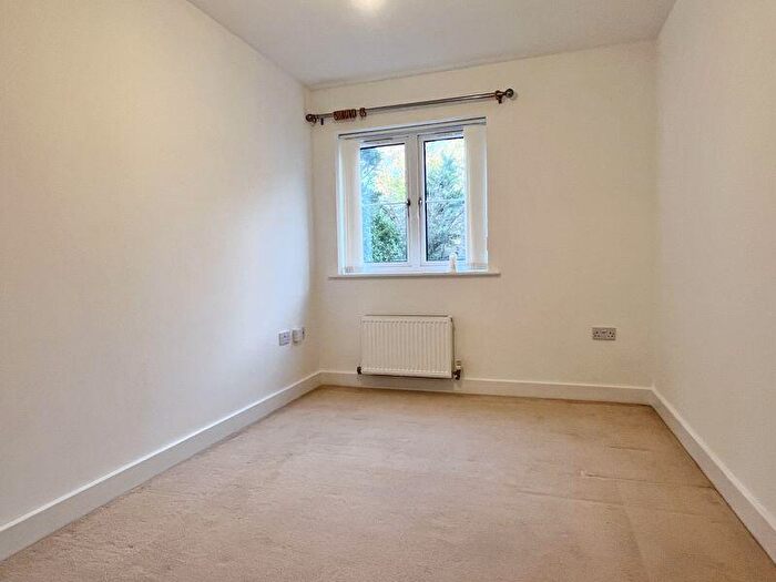 2 Bedroom Flat For Sale In Ground Floor Apartment - Elim Close, Bishops Waltham, SO32