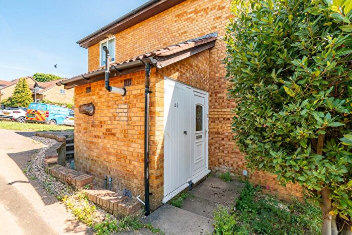 1 Bedroom Apartment For Sale In Ladywood Road, Hertford, Hertfordshire, SG14