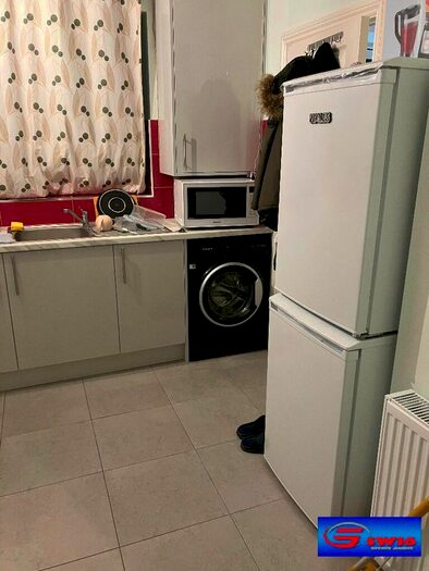 Studio To Rent In London Rd, Mitcham, CR4