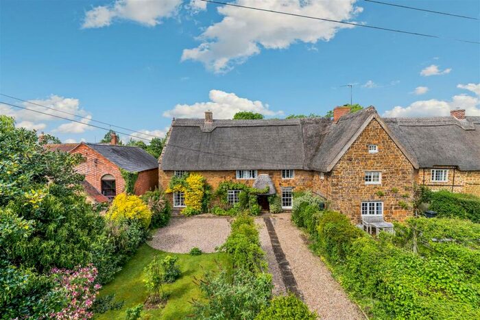 4 Bedroom Cottage For Sale In Knightcote, Southam, Warwickshire, CV47
