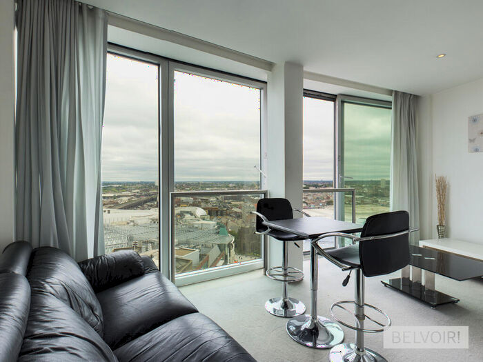 Flat To Rent In Rotunda, New Street, Birmingham, B2