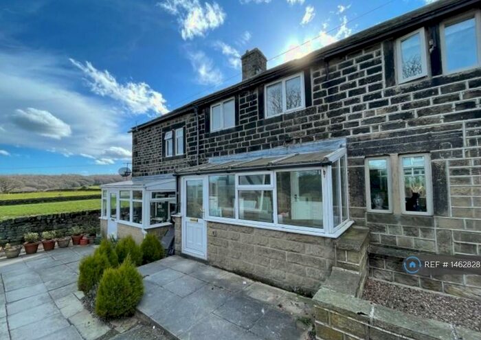 2 Bedroom Terraced House To Rent In Top Of The Moor, Huddersfield, HD4