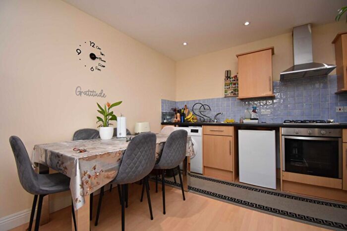 2 Bedroom Flat For Sale In Talbot Road, Knowle, Bristol, BS4