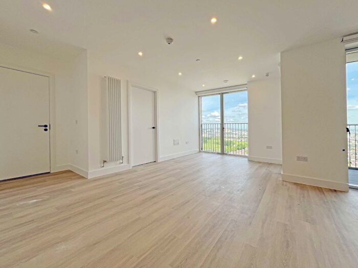 1 Bedroom Flat To Rent In Heartwood Boulevard, London, W3