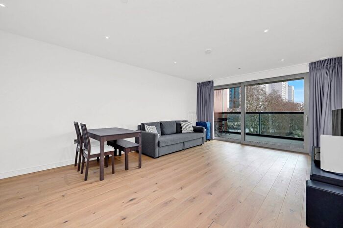 1 Bedroom Flat For Sale In Bronze Building, Buckhold Road, SW18